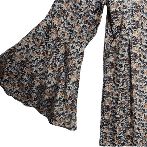 Isabella Rossi Sheer Floral Long Bell Sleeve Button Up Cover Up Women Size 10 - Picture 6 of 7